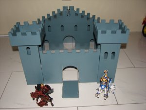 Schloss von Holz lackiert